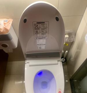 抽水马桶发黄的原因及解决方法（清洁、维护、预防）