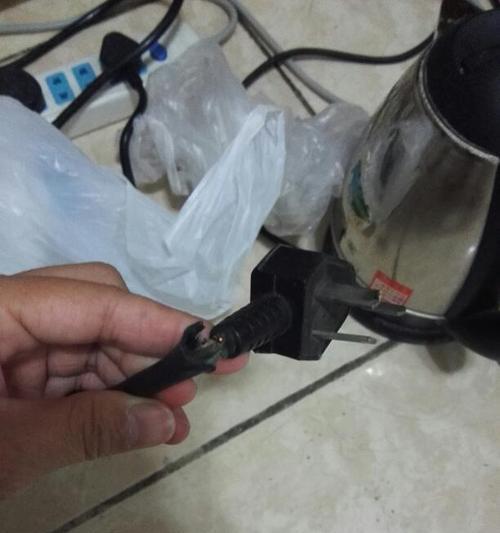 商用电磁炉插头烧了怎么办（应对商用电磁炉插头烧毁的实用指南）