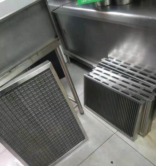 常熟饭店油烟机清洗方法（高效清洗技巧）